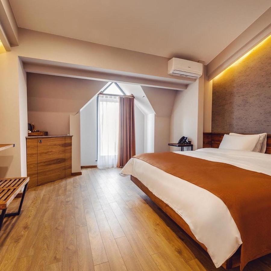Ivy Hotel Тбилиси Екстериор снимка