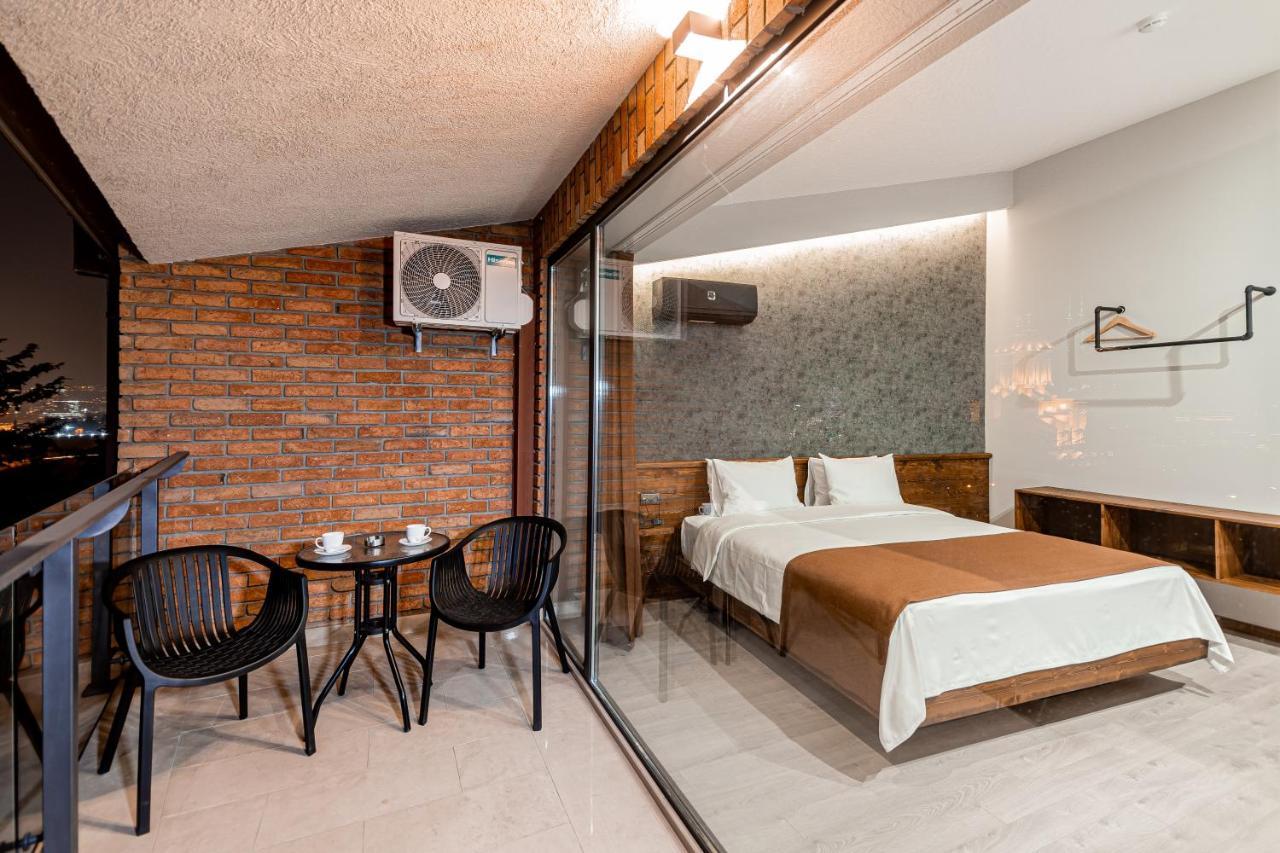 Ivy Hotel Тбилиси Екстериор снимка