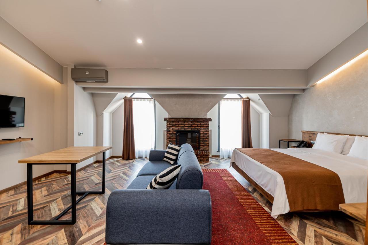 Ivy Hotel Тбилиси Екстериор снимка