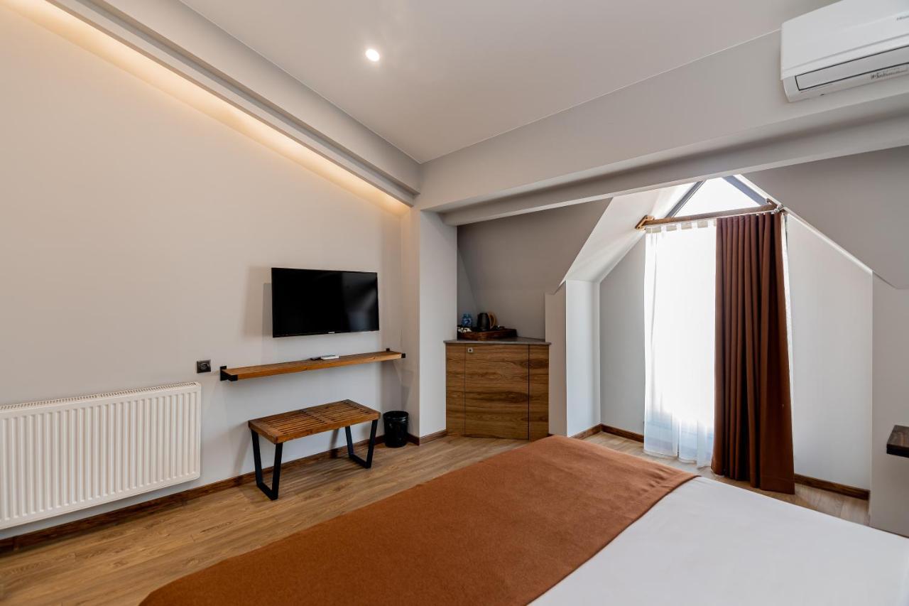 Ivy Hotel Тбилиси Екстериор снимка