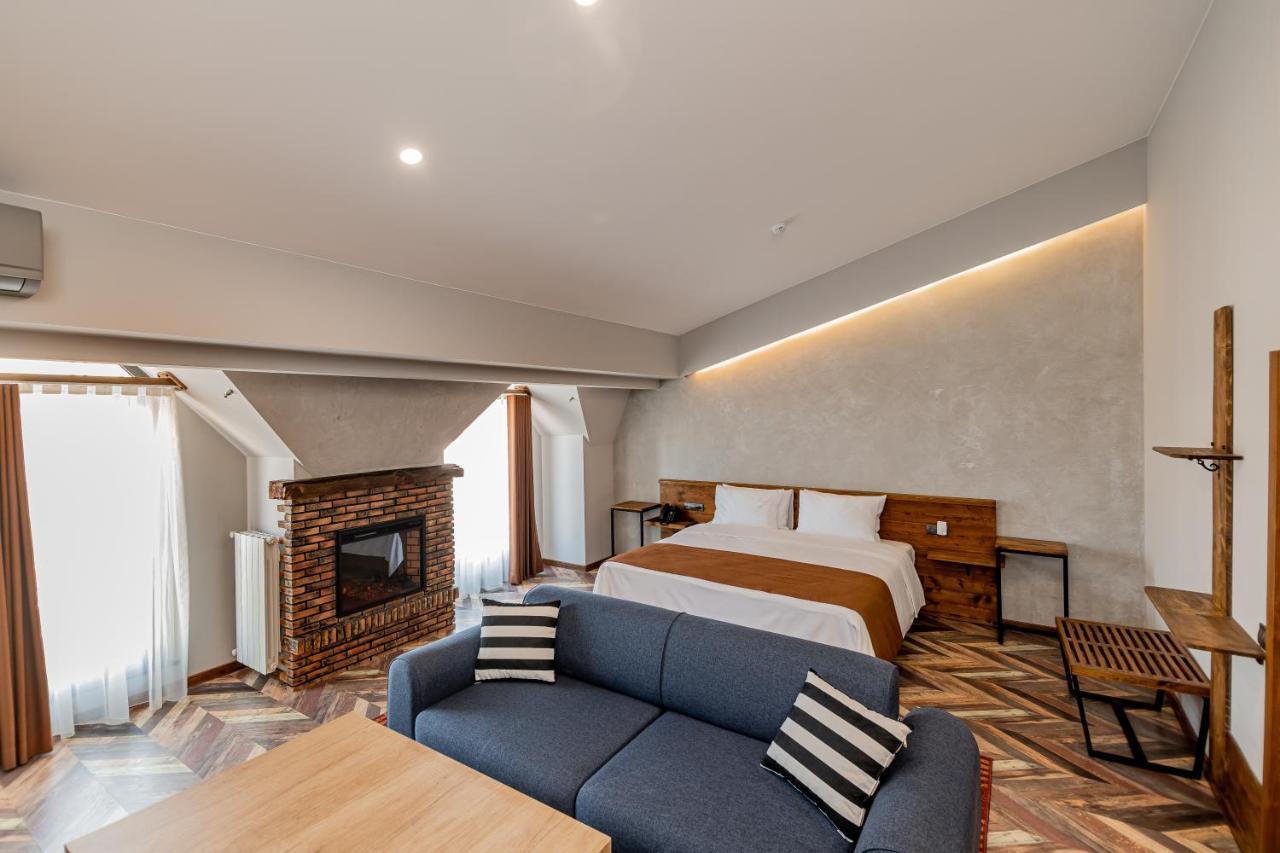 Ivy Hotel Тбилиси Екстериор снимка