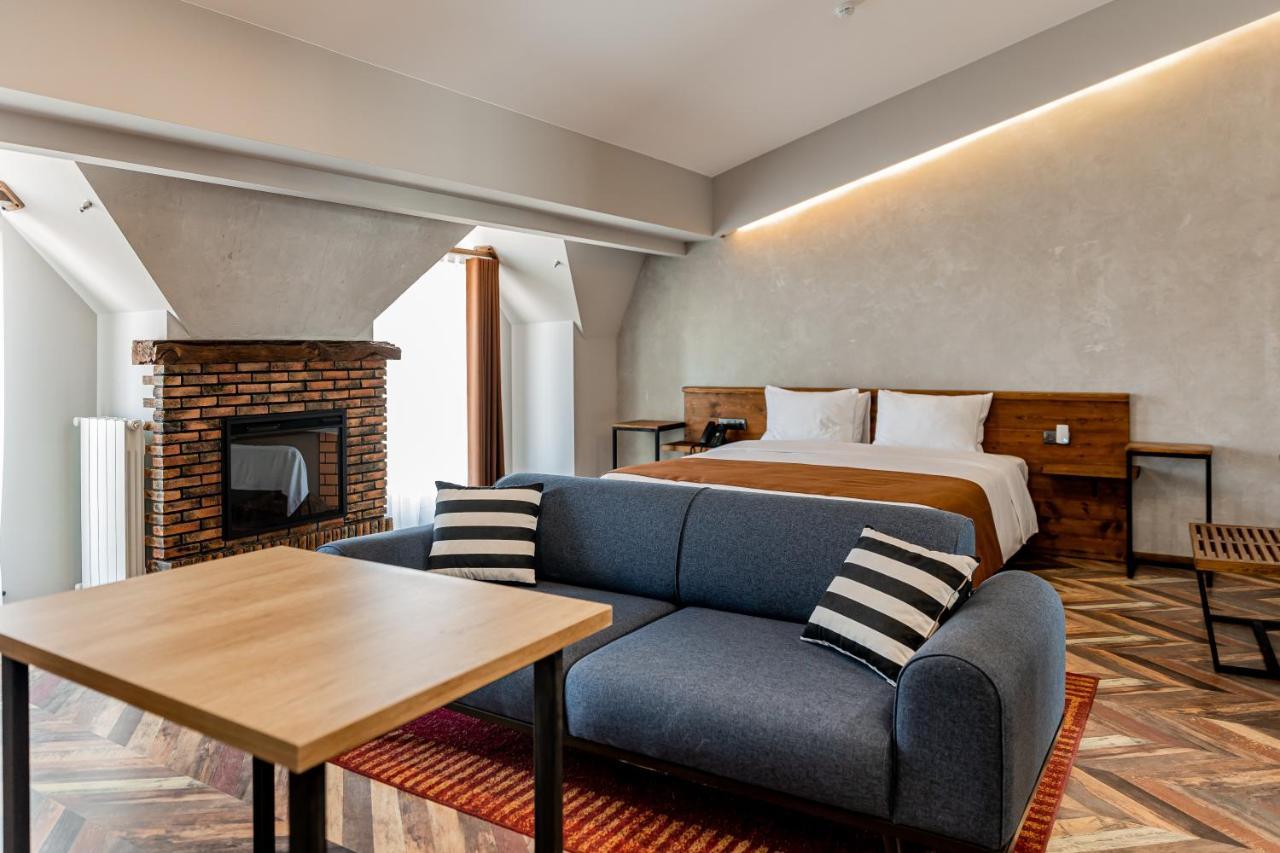 Ivy Hotel Тбилиси Екстериор снимка