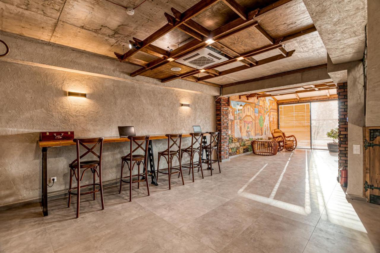 Ivy Hotel Тбилиси Екстериор снимка
