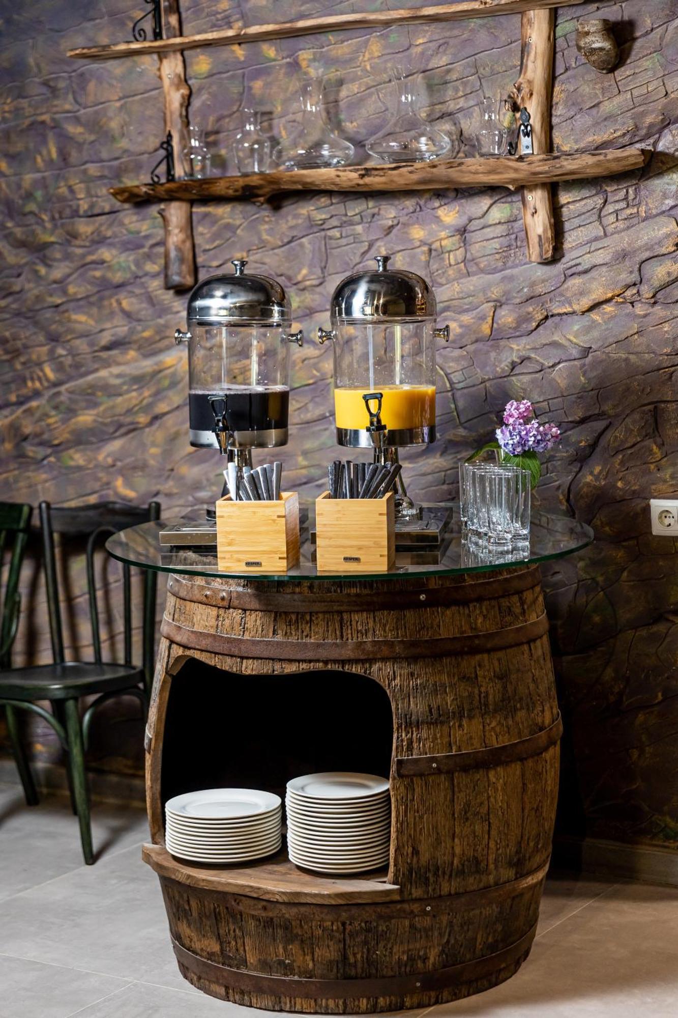 Ivy Hotel Тбилиси Екстериор снимка
