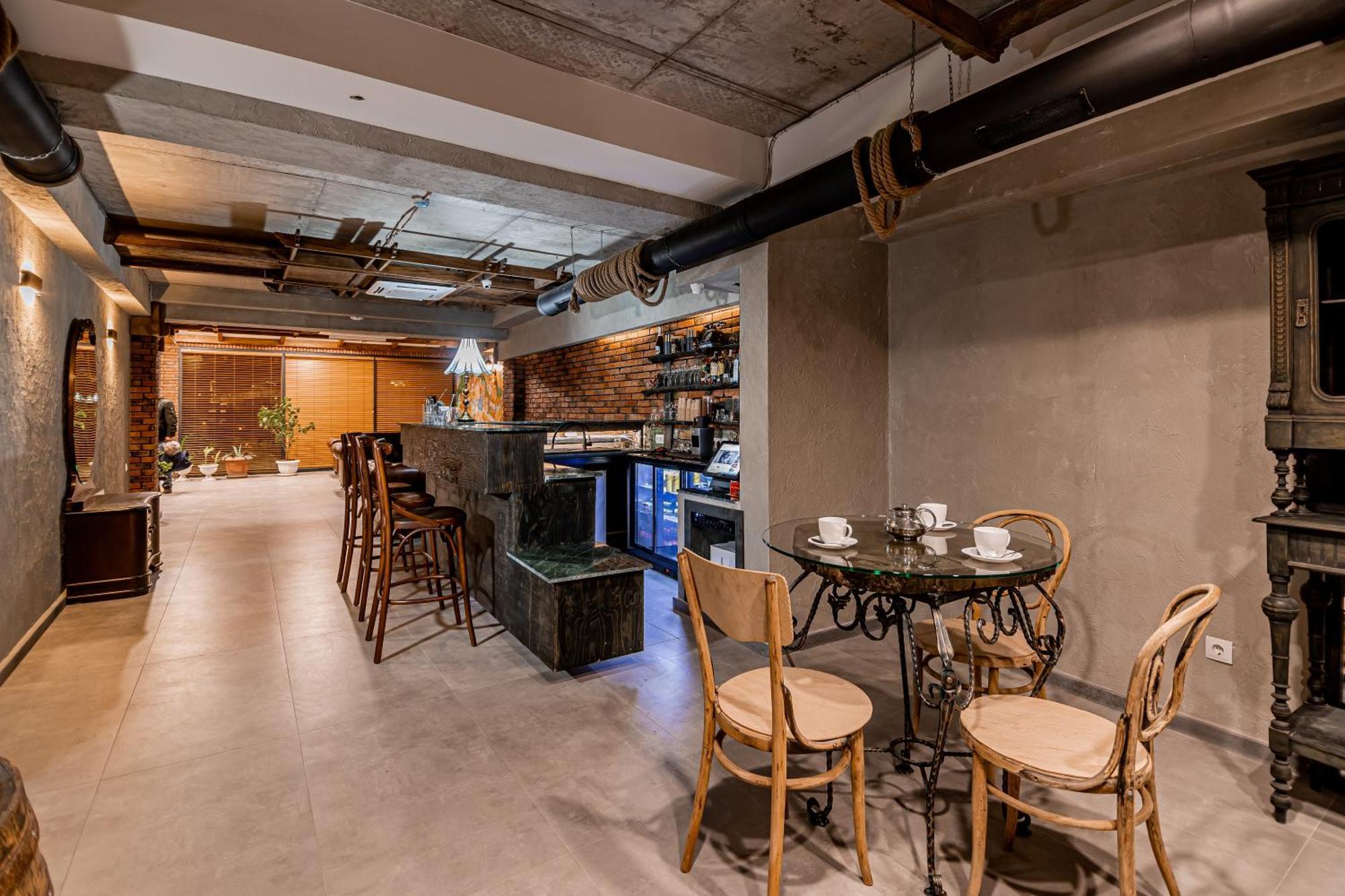 Ivy Hotel Тбилиси Екстериор снимка