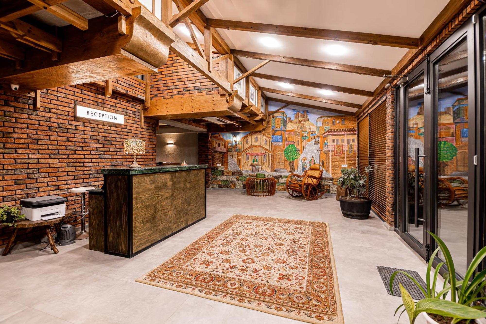 Ivy Hotel Тбилиси Екстериор снимка