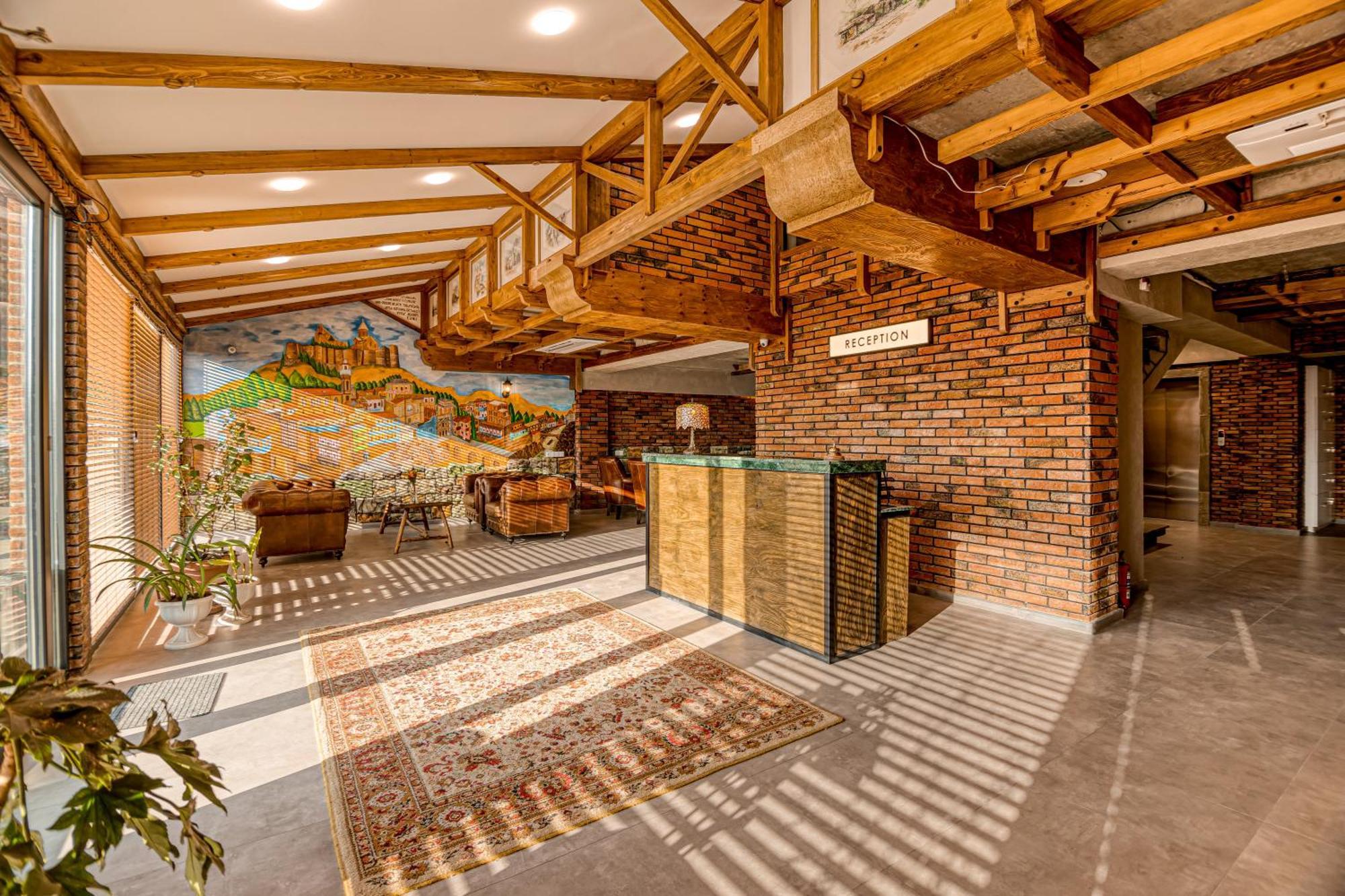 Ivy Hotel Тбилиси Екстериор снимка
